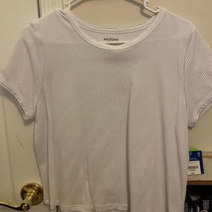 cropped white short sleeve t shirt!